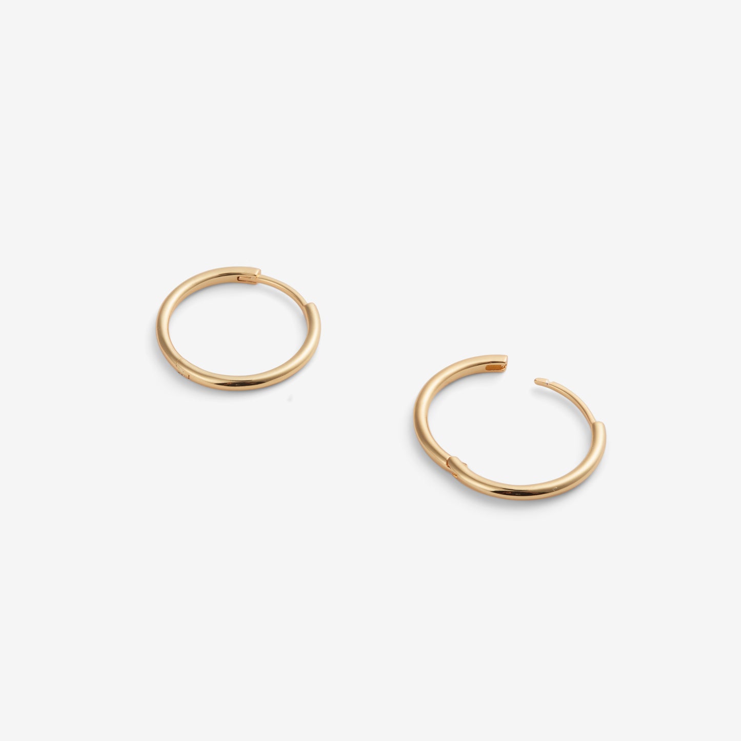 THIN HOOPS Gold