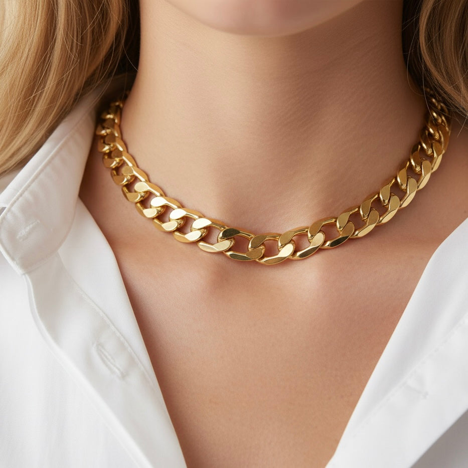 CURB CHAIN NECKLACE Gold