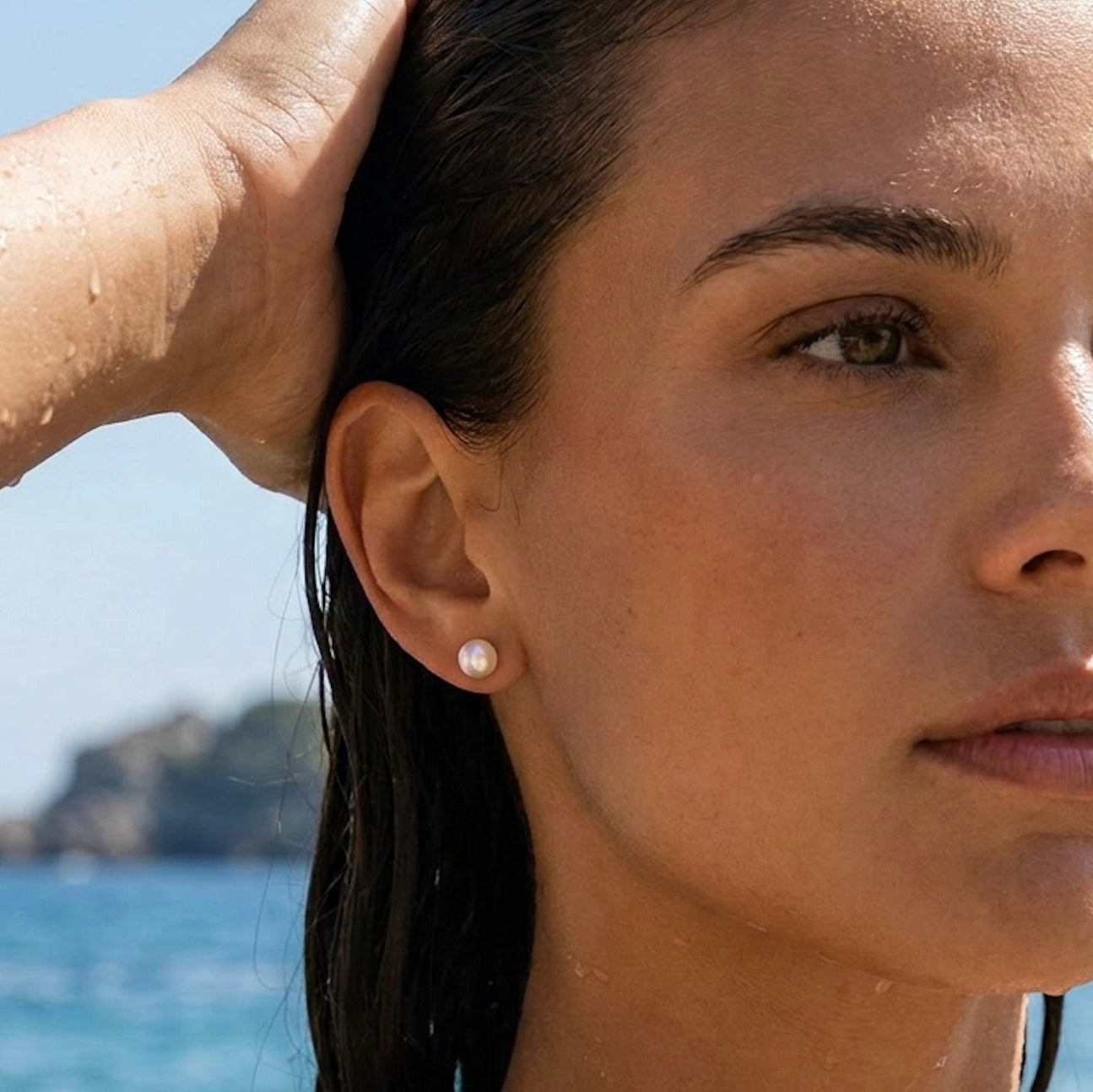 CLASSIC PEARL STUDS Gold