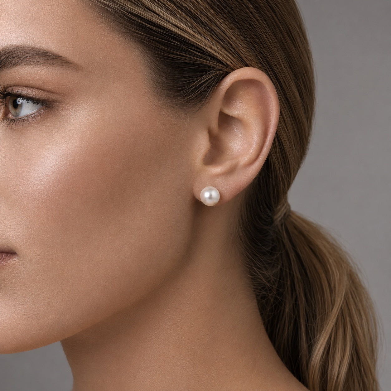 CLASSIC PEARL STUDS Gold