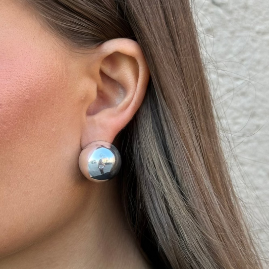 GLOSSY GLOBE EARRINGS Silver