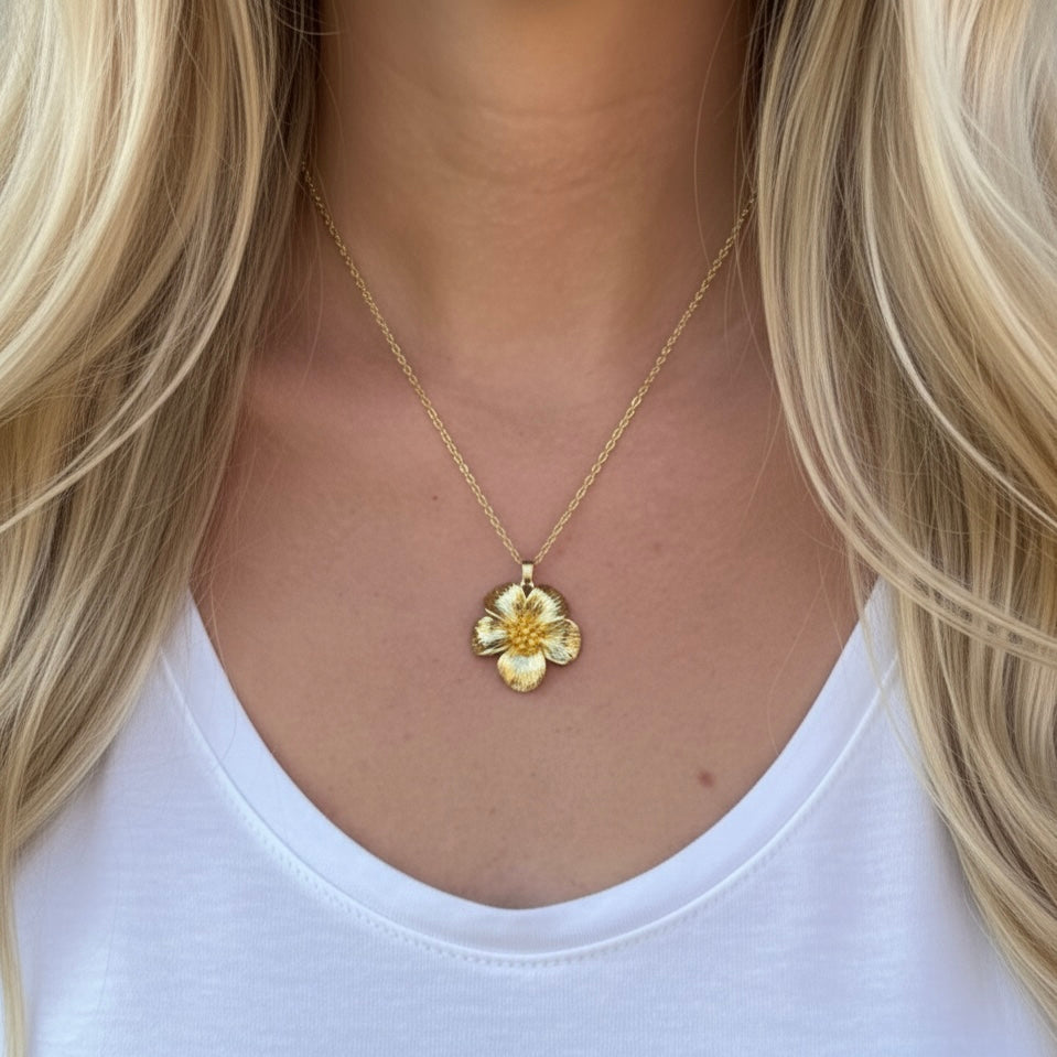 FLOWER NECKLACE Gold
