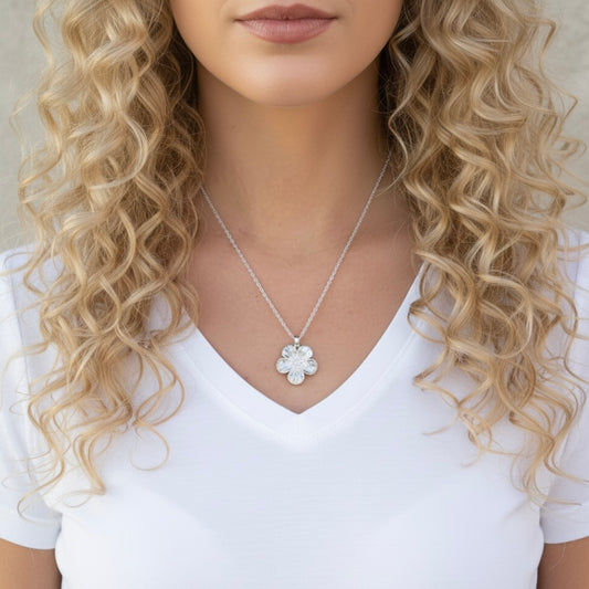 FLOWER NECKLACE Silver