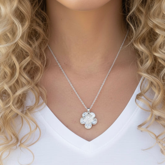 FLOWER NECKLACE Silver