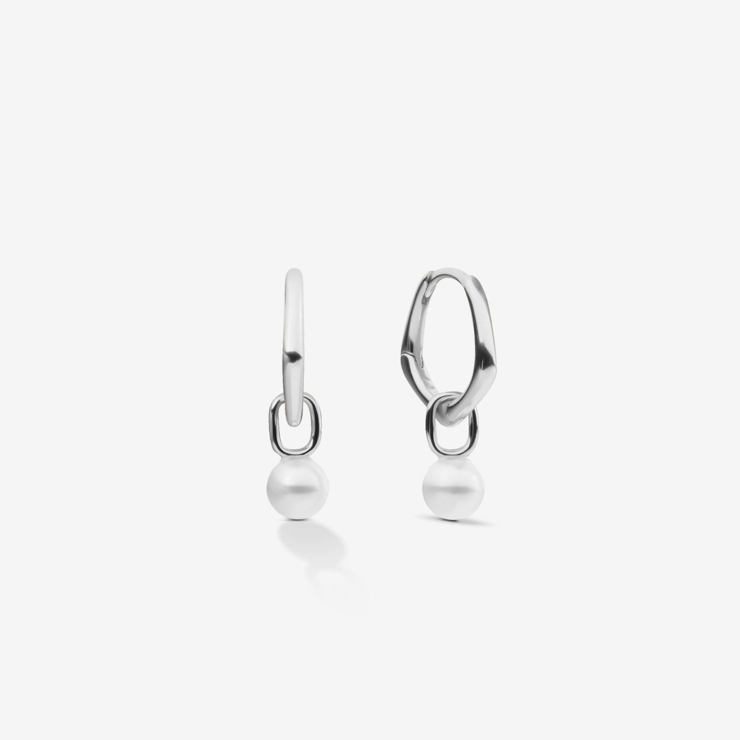 PEARL LINK HOOPS EARRINGS Silver