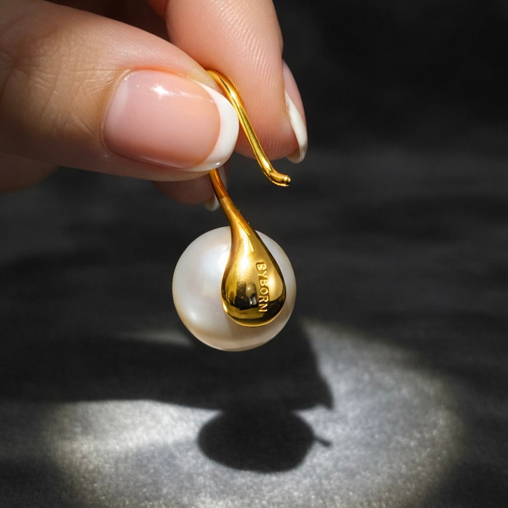 PEARL HOOK EARRINGS Gold