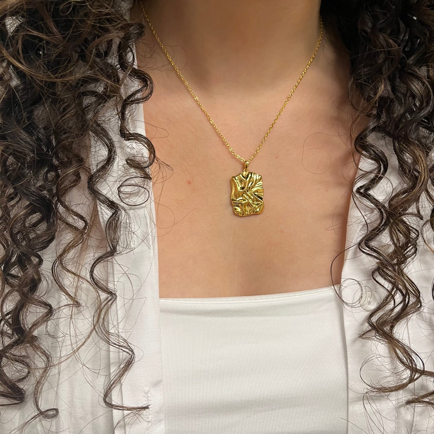 WAVY NECKLACE Gold